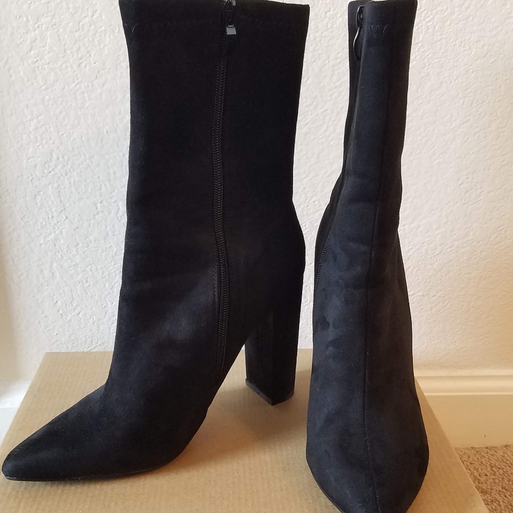 Black mid-ankle boots, block heel